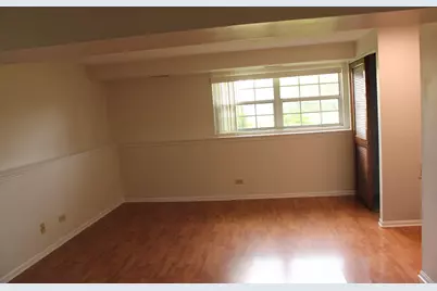 410 Ashwood Court, Vernon Hills, IL 60061 - Photo 4