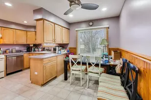 1021 Warwick Cir S, Hoffman Estates, IL 60169 - Photo 14