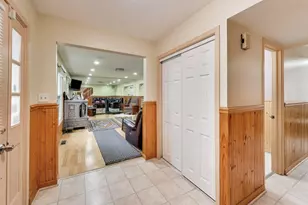 1021 Warwick Cir S, Hoffman Estates, IL 60169 - Photo 4