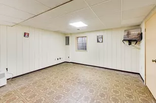 1021 Warwick Cir S, Hoffman Estates, IL 60169 - Photo 34