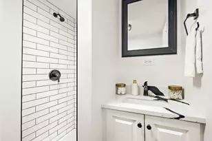 9720 S Yates Ave, Chicago, IL 60617 - Photo 10