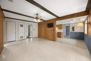 54 Smethwick Ln, Elk Grove Village, IL 60007 - Photo 2