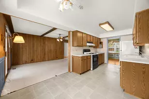 54 Smethwick Ln, Elk Grove Village, IL 60007 - Photo 4