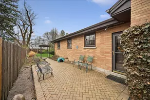 [Address not provided], Northfield, IL 60093 - Photo 20