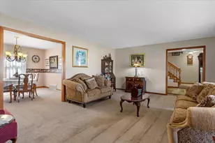 504 Augusta Dr, Chatham, IL 62629 - Photo 6