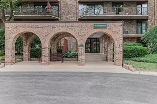 35 S Baybrook Dr, Palatine, IL 60074 - Photo 4