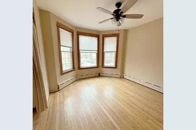 2133 W Grace Street #2, Chicago, IL 60618 - Photo 4