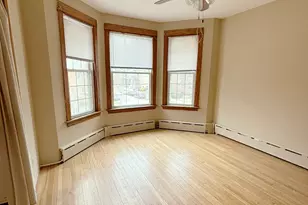 2133 W Grace St, Chicago, IL 60618 - Photo 4