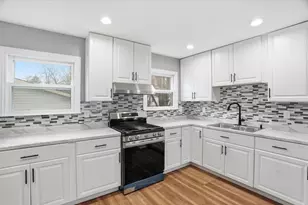 2320 W Cheyenne Rd, Waukegan, IL 60087 - Photo 6