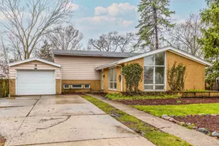 1426 Wescott Rd, Northbrook, IL 60062 - Photo 1