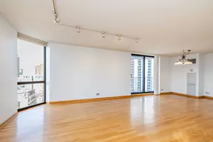 70 W Huron St, Chicago, IL 60654 - Photo 20