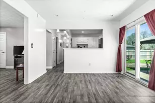 610 Rayjon Dr, Oreana, IL 62554 - Photo 8