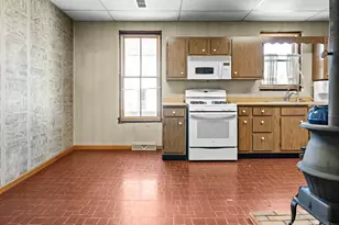 103 W Wood St, Colfax, IL 61728 - Photo 8