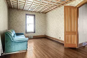 103 W Wood St, Colfax, IL 61728 - Photo 4