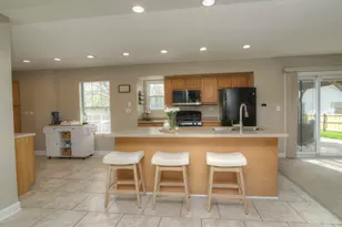 1292 Lilac Ln, Carol Stream, IL 60188 - Photo 6