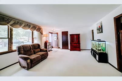 905 S 4th Street, Watseka, IL 60970 - Photo 6