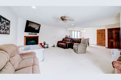 905 S 4th Street, Watseka, IL 60970 - Photo 12