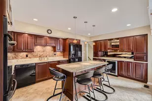 2S170 Stratford Rd, Glen Ellyn, IL 60137 - Photo 2