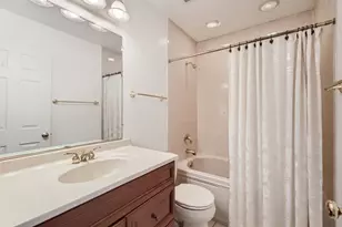 2S170 Stratford Rd, Glen Ellyn, IL 60137 - Photo 8