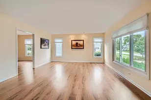 2S170 Stratford Rd, Glen Ellyn, IL 60137 - Photo 4