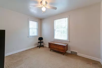 225 Stratford Road, Des Plaines, IL 60016 - Photo 18