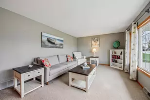 1618 Pine Trail, Sycamore, IL 60178 - Photo 4