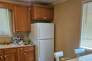 124 Peach St, Park Forest, IL 60466 - Photo 8