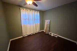 202 Hickory Rd, Oakwood Hills, IL 60013 - Photo 12