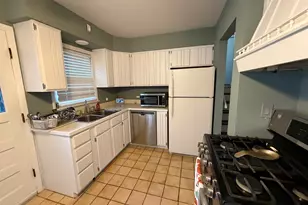 202 Hickory Rd, Oakwood Hills, IL 60013 - Photo 6