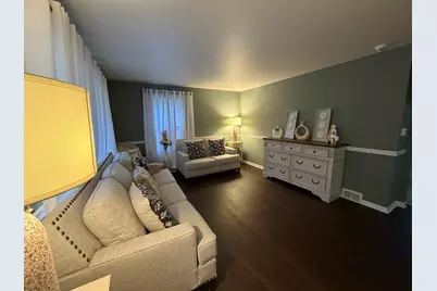 202 Hickory Road, Oakwood Hills, IL 60013 - Photo 2