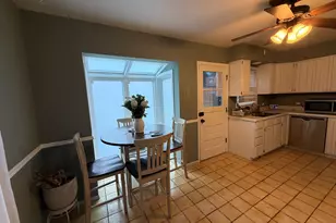 202 Hickory Rd, Oakwood Hills, IL 60013 - Photo 8