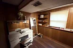 202 Hickory Rd, Oakwood Hills, IL 60013 - Photo 18