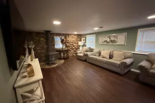 202 Hickory Rd, Oakwood Hills, IL 60013 - Photo 14