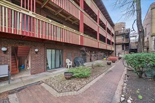 805 W Oakdale Ave, Chicago, IL 60657 - Photo 2