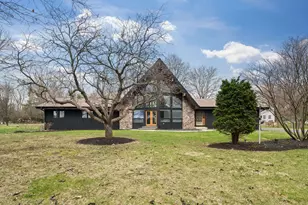 5N584 Dunham Trails Rd, Wayne, IL 60184 - Photo 2