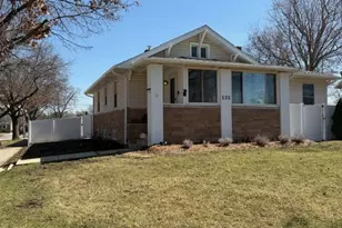 121 N Princeton Ave, Villa Park, IL 60181 - Photo 2