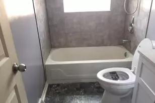 725 E 152nd St, Phoenix, IL 60426 - Photo 8