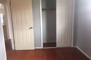 725 E 152nd St, Phoenix, IL 60426 - Photo 6