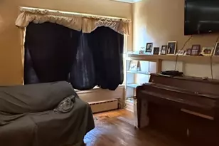 8718 S Euclid Ave, Chicago, IL 60617 - Photo 6