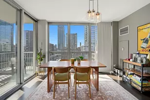 200 W Grand Ave, Chicago, IL 60654 - Photo 10