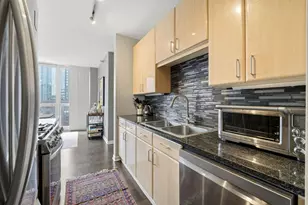 200 W Grand Ave, Chicago, IL 60654 - Photo 6