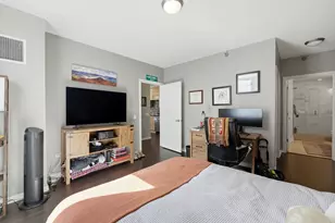 200 W Grand Ave, Chicago, IL 60654 - Photo 14