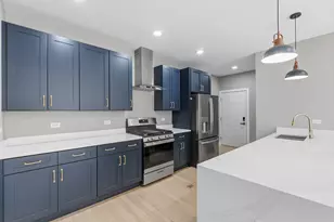 7428 N Rogers Ave, Chicago, IL 60626 - Photo 4