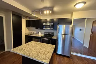 4180 N Marine Dr, Chicago, IL 60613 - Photo 2