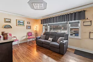 7241 W 109th Pl, Worth, IL 60482 - Photo 2