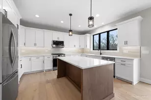 1225 Noble Dr, Port Barrington, IL 60010 - Photo 2