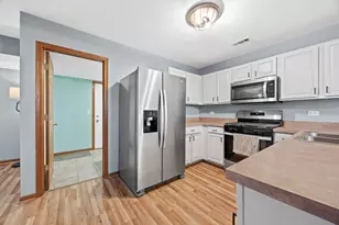 568 Four Seasons Blvd, Aurora, IL 60504 - Photo 12