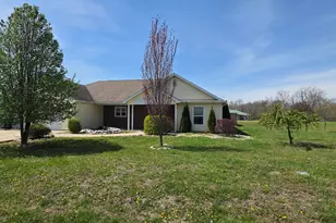 11213 Maggie Dr, Marion, IL 62959 - Photo 2