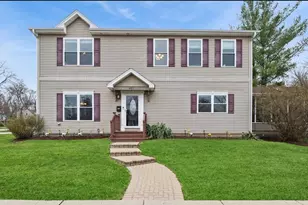 627 Grove Ave, Deerfield, IL 60015 - Photo 1