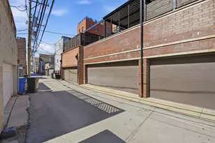 843 W Fletcher St, Chicago, IL 60657 - Photo 44